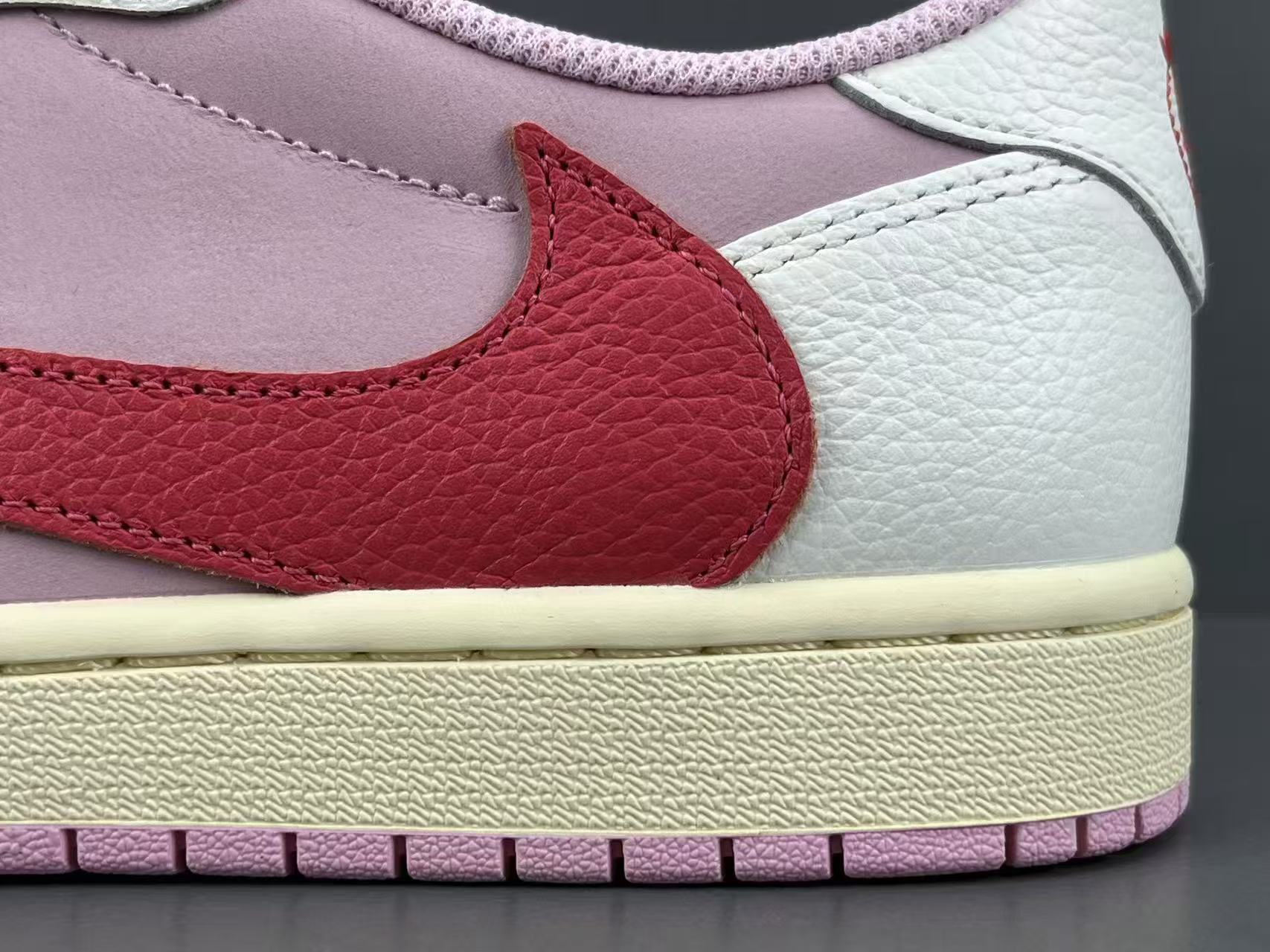 Vintage Pink Low-Top Casual Sneakers