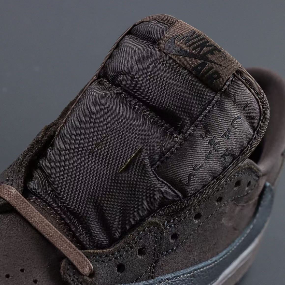 Vintage Black Low-Top Casual Sneakers | Streetwear Style Shoes
