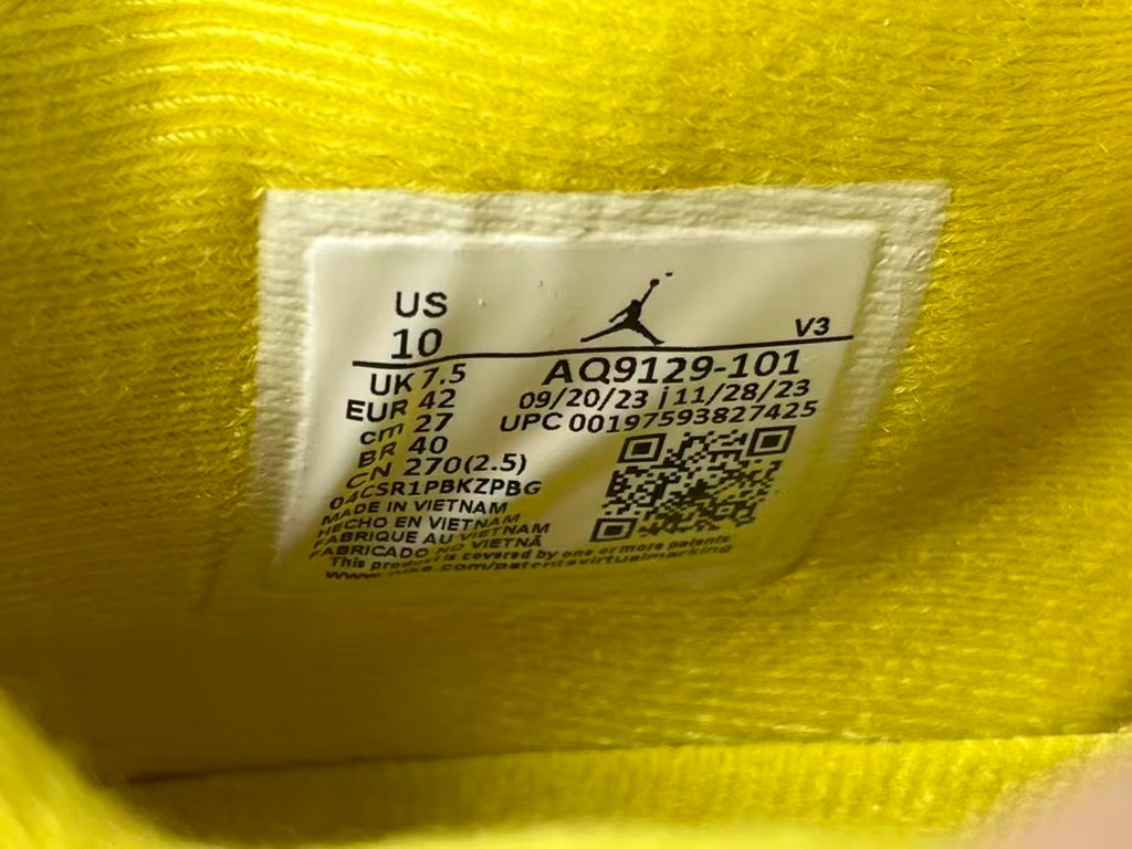 Retro Basketball Sneakers – White Yellow Colorway