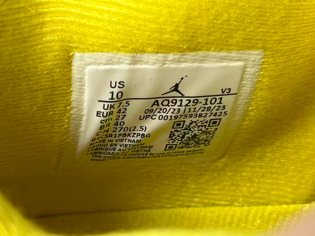 Retro Basketball Sneakers – White Yellow Colorway
