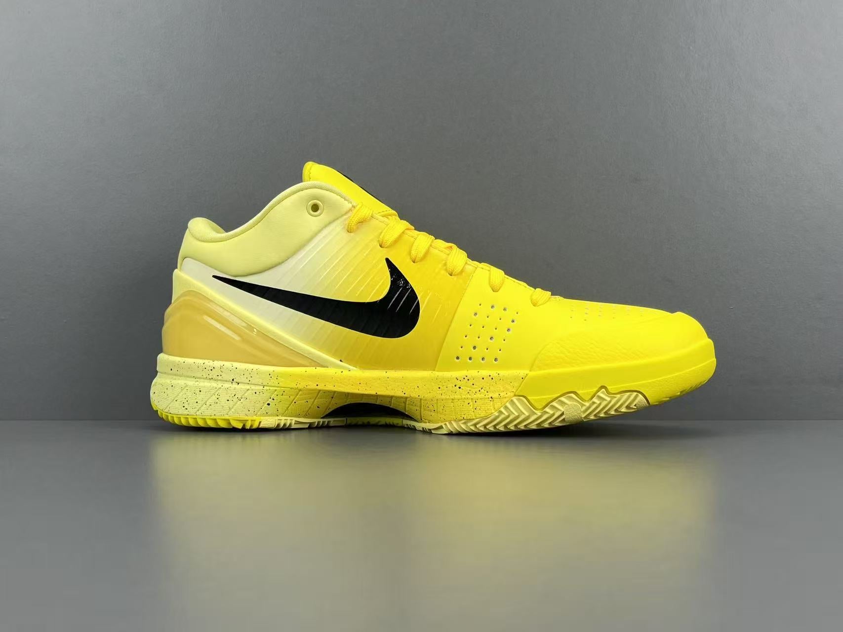 Classic Yellow Low-Top Basketball Shoes | Lightweight Court Sneakers