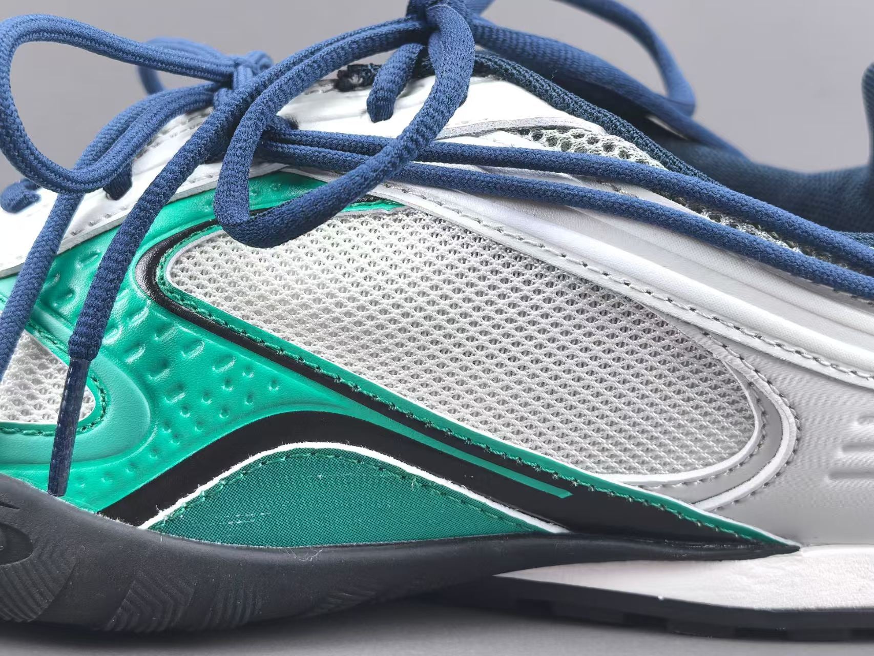 Premium Running Shoes – Green & White