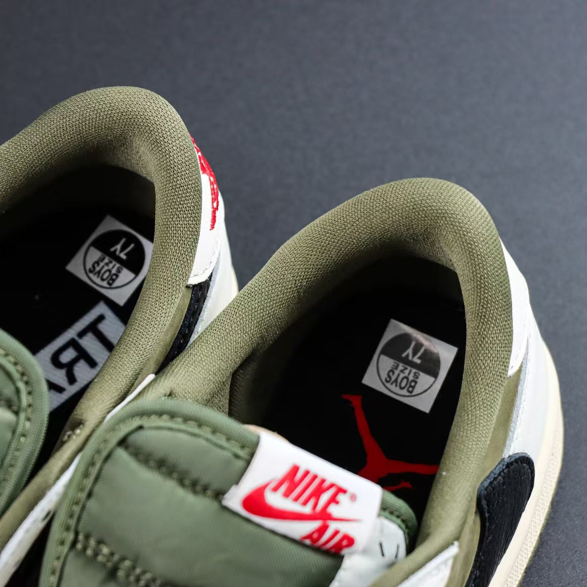 Vintage Olive Low-Top Casual Sneakers – Comfortable Everyday Streetwear Shoes