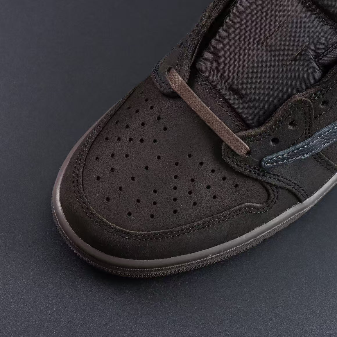 Vintage Black Low-Top Casual Sneakers | Streetwear Style Shoes