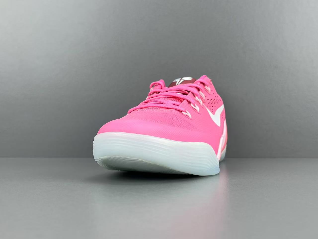 Pink Low-Top Basketball Shoes – Lightweight Court Sneakers
