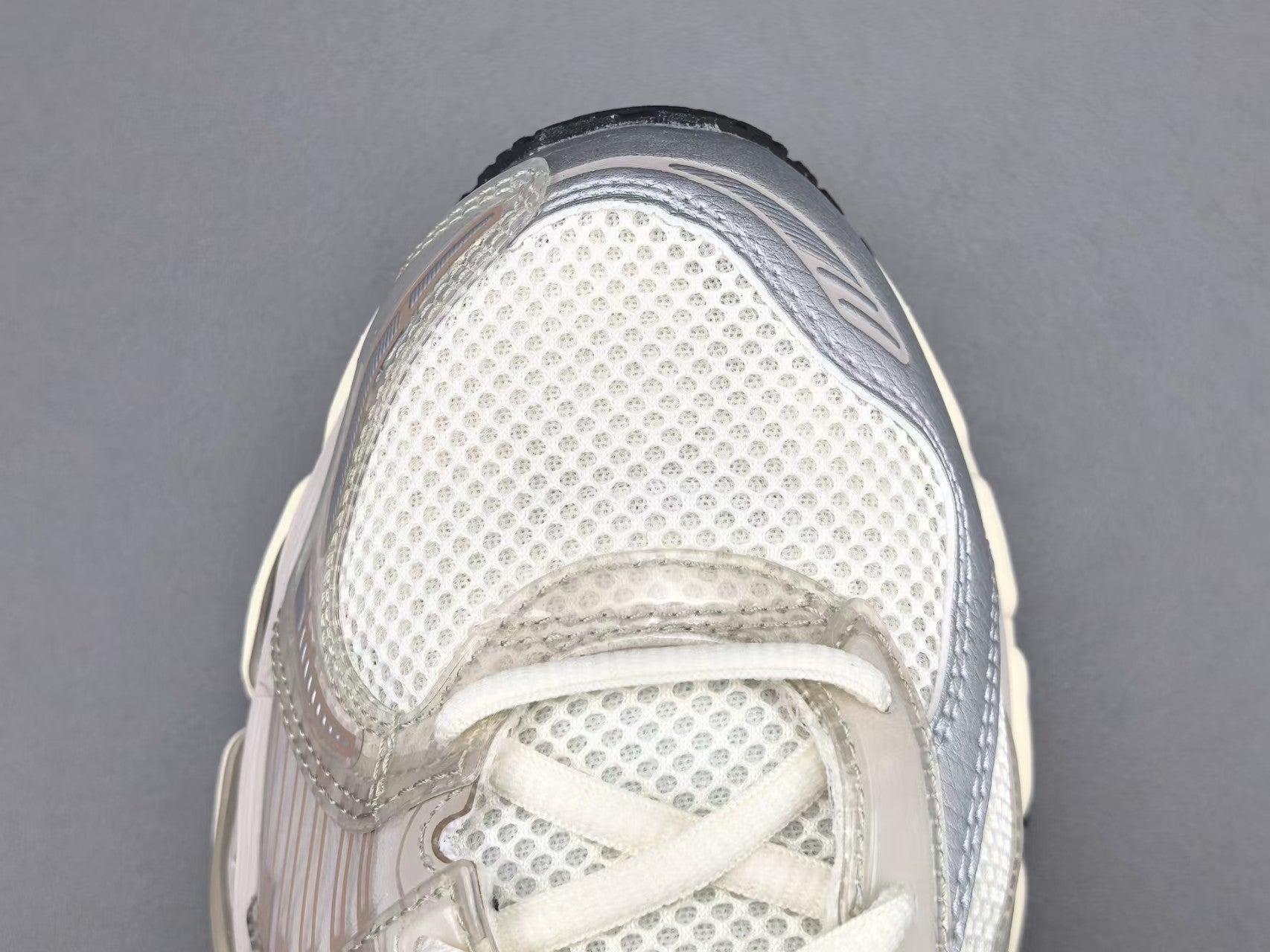 Retro Mesh Running Shoes – Cream Beige Edition