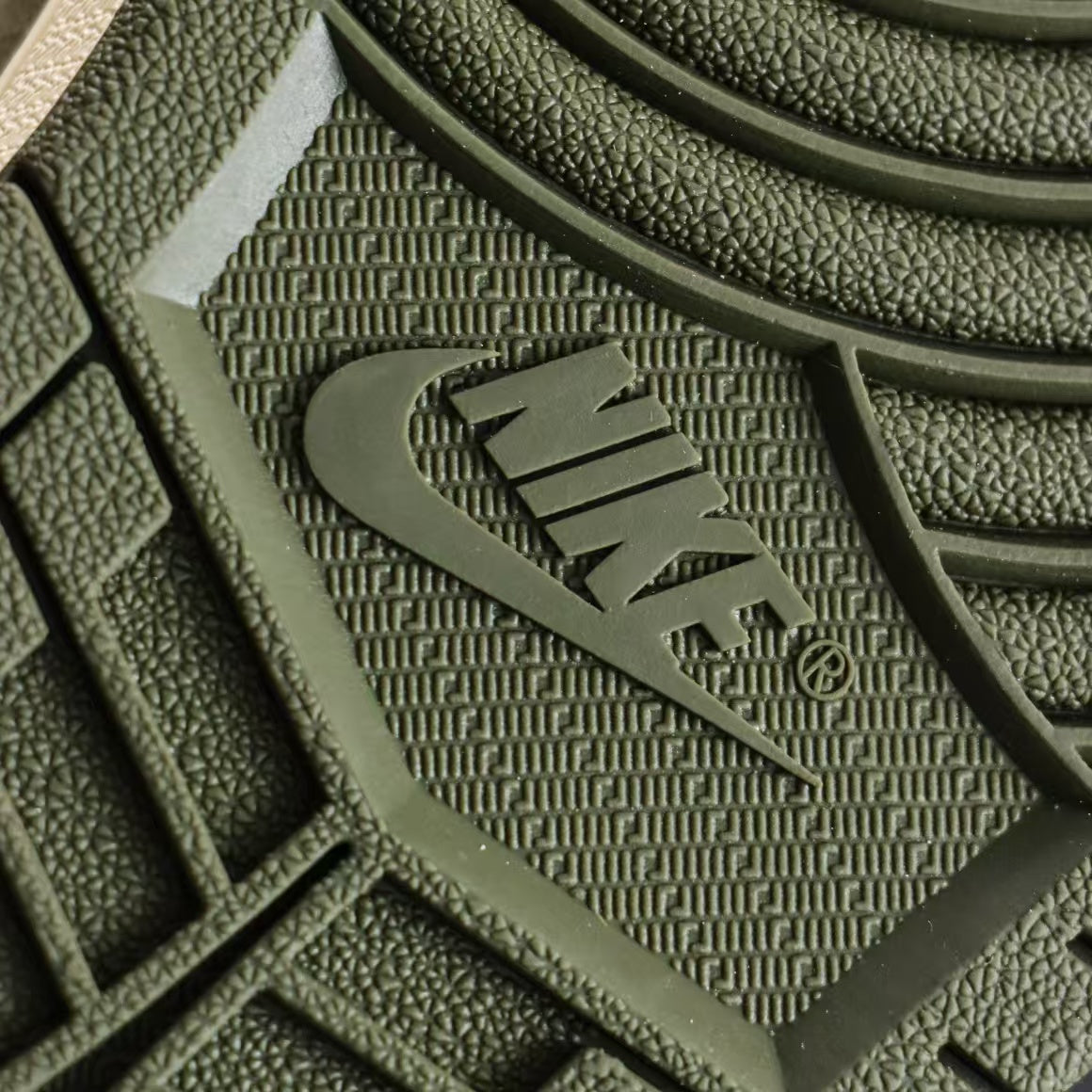 Vintage Olive Low-Top Casual Sneakers – Comfortable Everyday Streetwear Shoes