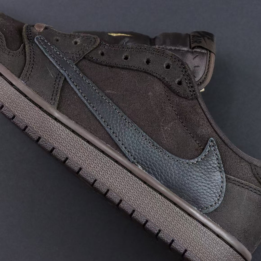 Vintage Black Low-Top Casual Sneakers | Streetwear Style Shoes