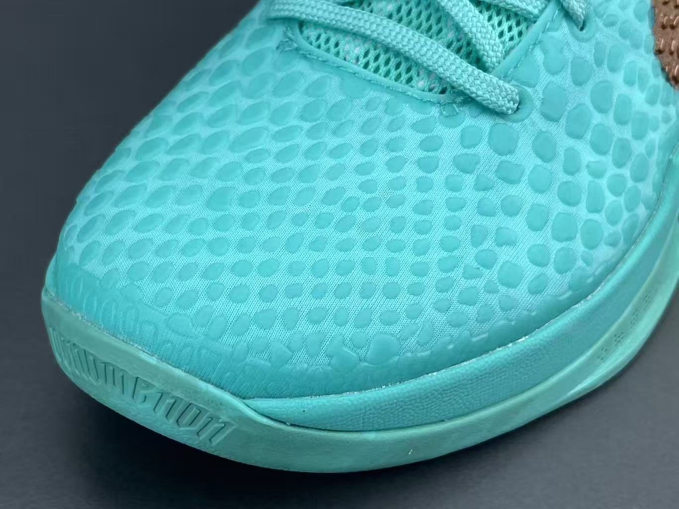 Aqua Elite Low-Top Basketball Shoes | Lightweight Court Performance Sneakers