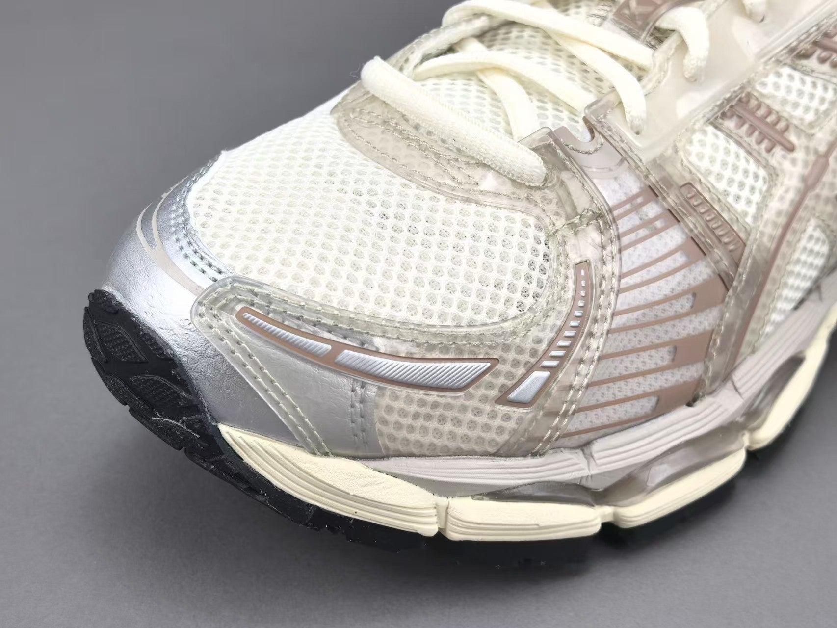 Retro Mesh Running Shoes – Cream Beige Edition