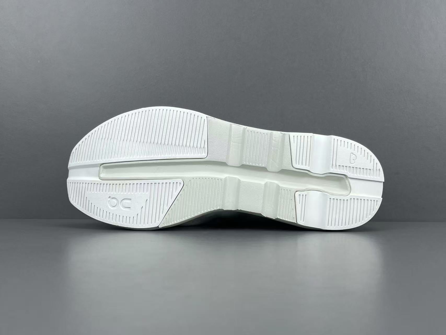 Premium White Performance Running Shoes | Lightweight Sports Sneakers