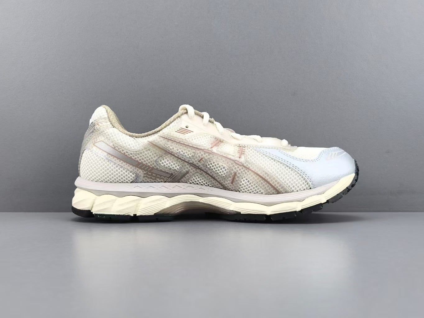 Retro Mesh Running Shoes – Cream Beige Edition