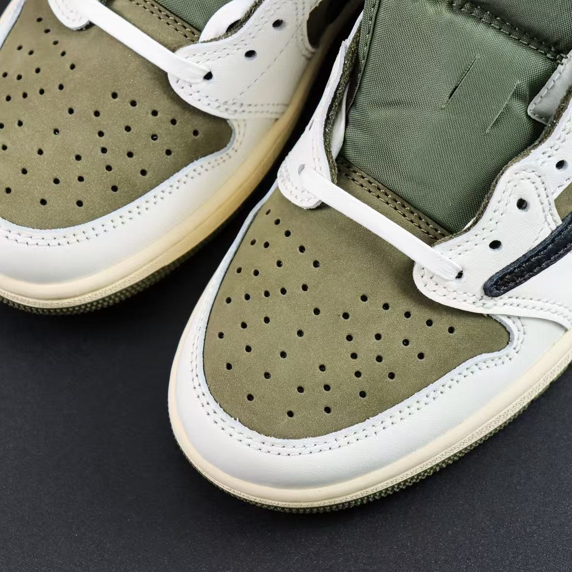Vintage Olive Low-Top Casual Sneakers – Comfortable Everyday Streetwear Shoes