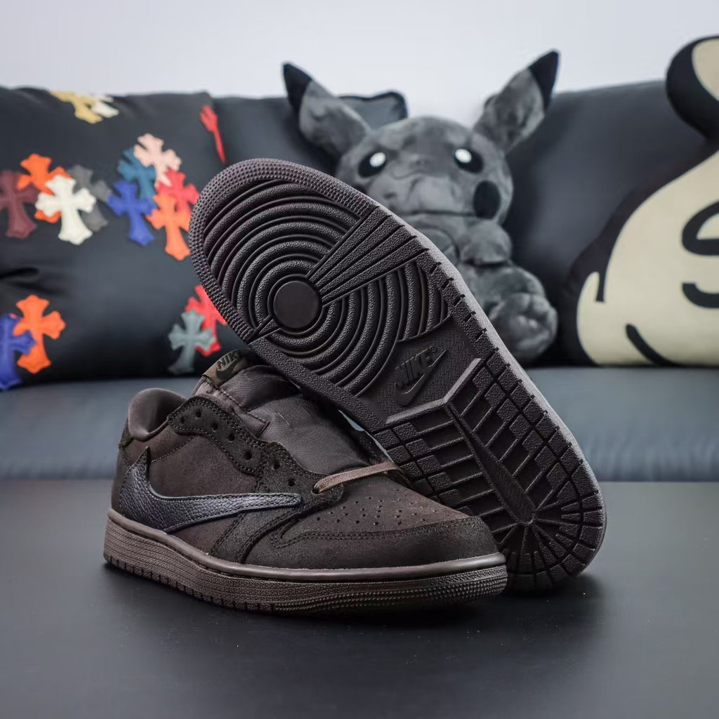 Vintage Black Low-Top Casual Sneakers | Streetwear Style Shoes