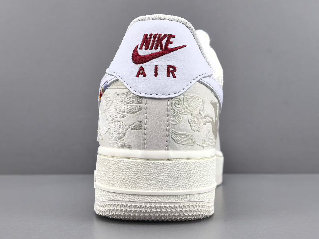 Vintage White Embroidered Low-Top Casual Sneakers