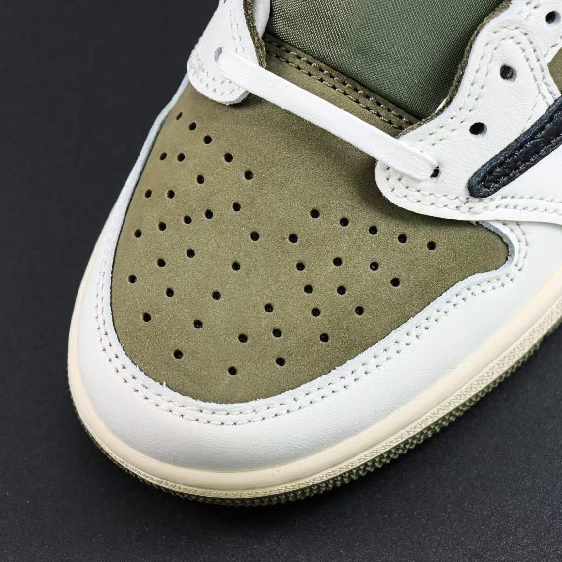 Vintage Olive Low-Top Casual Sneakers – Comfortable Everyday Streetwear Shoes