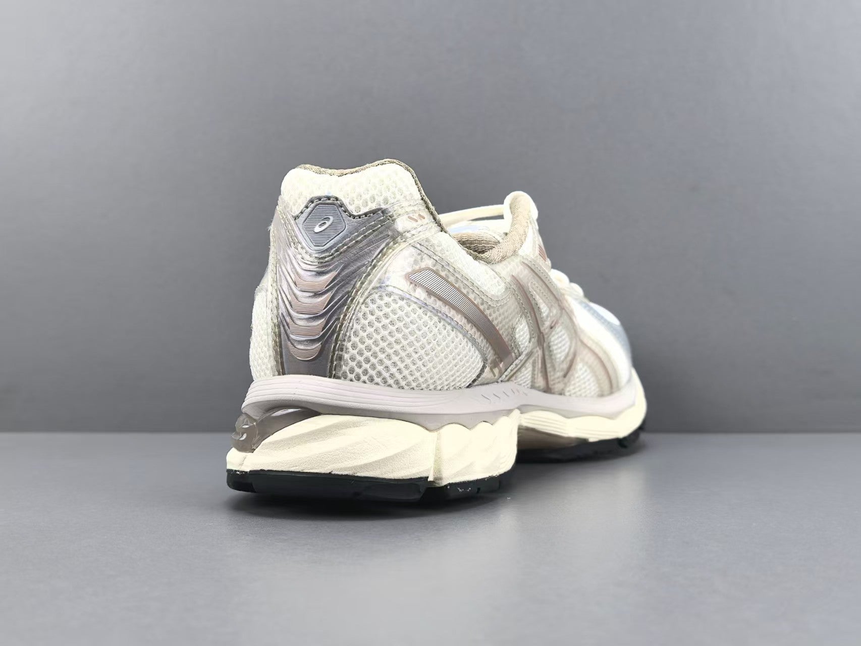 Retro Mesh Running Shoes – Cream Beige Edition