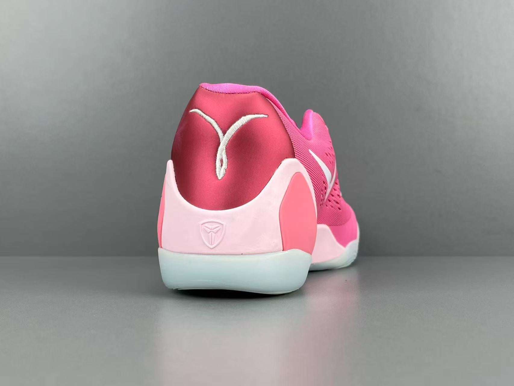 Pink Low-Top Basketball Shoes – Lightweight Court Sneakers