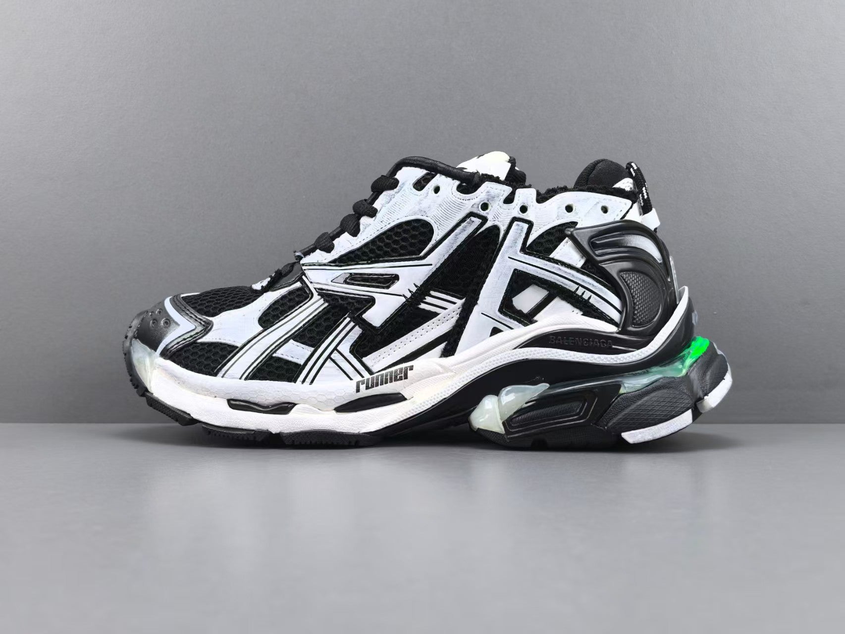 Premium Chunky Running Sneakers | Black White Sport Shoes  或