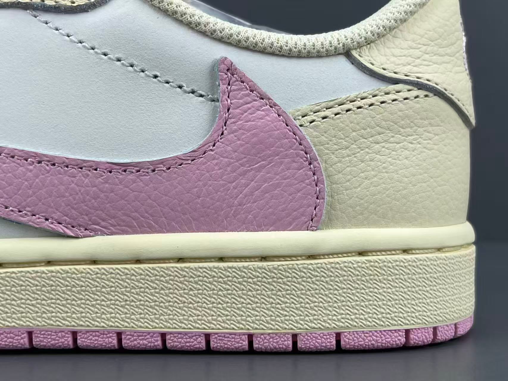 Cream Pink Low Top Casual Sneakers