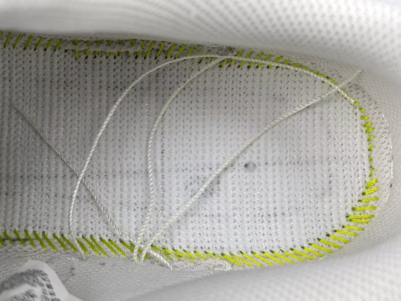Vintage White Embroidered Low-Top Casual Sneakers