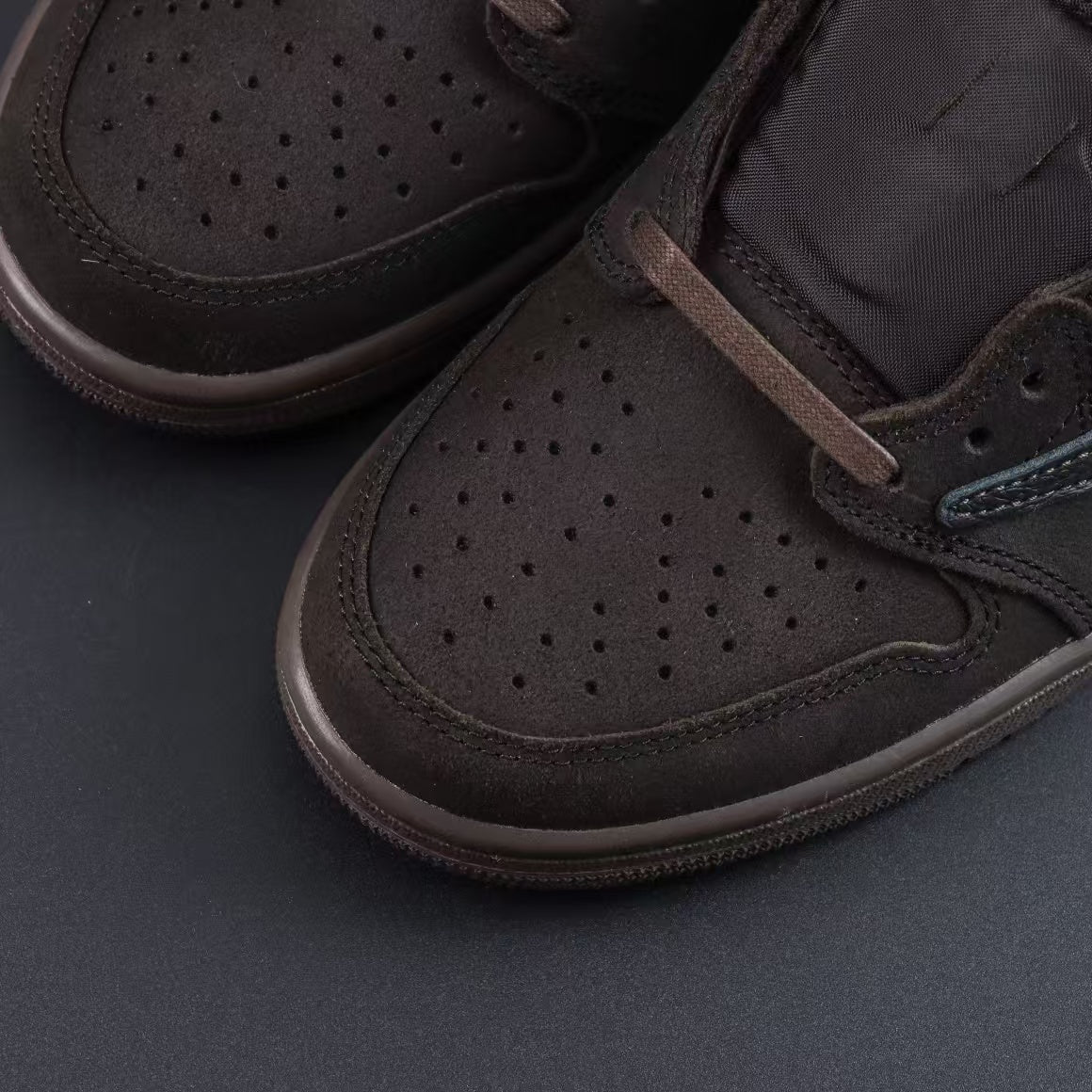 Vintage Black Low-Top Casual Sneakers | Streetwear Style Shoes