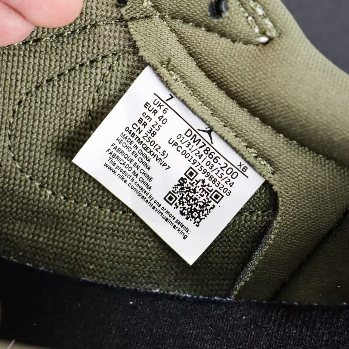 Vintage Olive Low-Top Casual Sneakers – Comfortable Everyday Streetwear Shoes