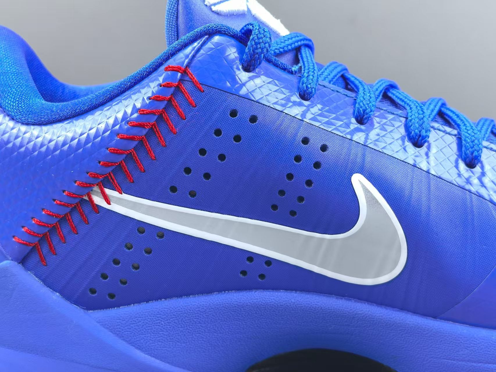 Blue Performance Basketball Shoes | Lightweight Court Sneakers
