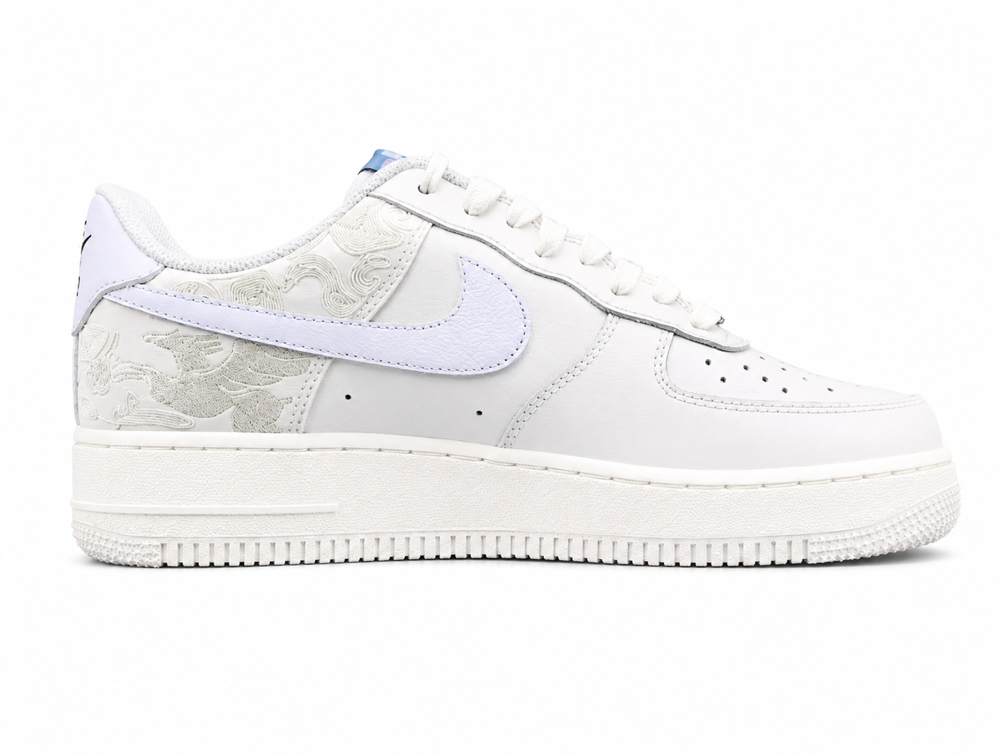 Vintage White Embroidered Low-Top Casual Sneakers