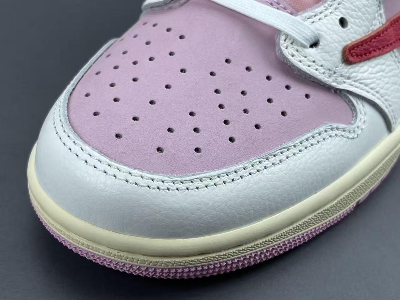 Vintage Pink Low-Top Casual Sneakers
