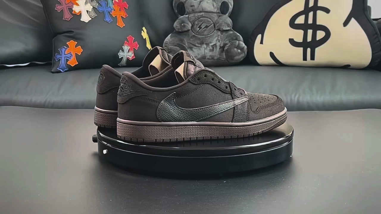Vintage Black Low-Top Casual Sneakers | Streetwear Style Shoes